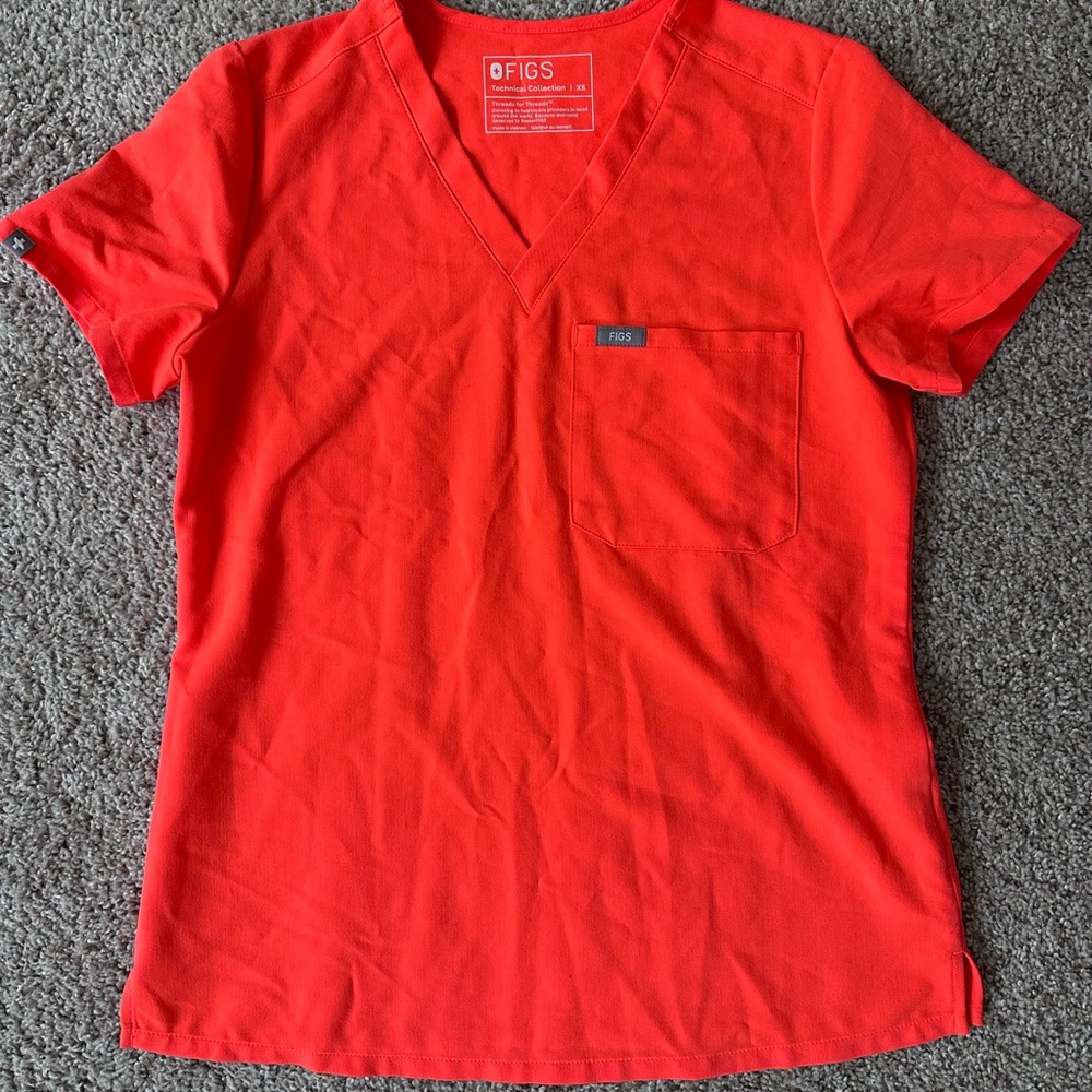 FIGS “Fiery Coral Catarina” One-Pocket Scrubs Top